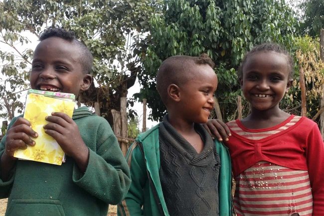 Karten und Ermutigung für Kinder in Äthiopien, deren Vater wegen seines Glaubens ermordet wurde