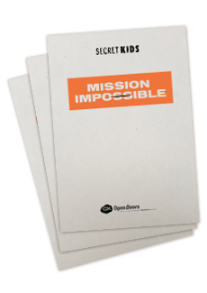 Ein Stapel mit Materialien zu Secret Kids Mission Impossible