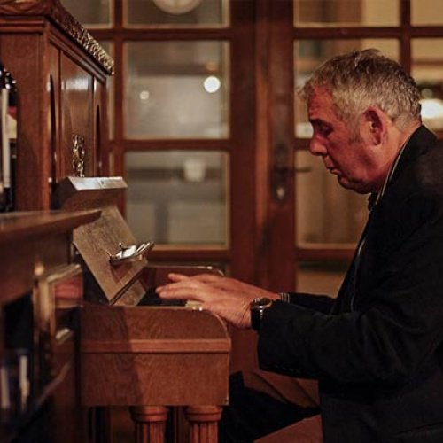 Reinhard Köpke gibt Klavierabende für verfolgte Christen