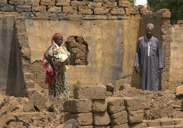 Durch gewaltsame Übergriffe wurden viele Häuser von Christen im Norden Nigerias zerstört